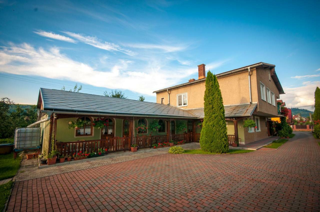 Apartman Pri Zamocku Bešeňová Buitenkant foto