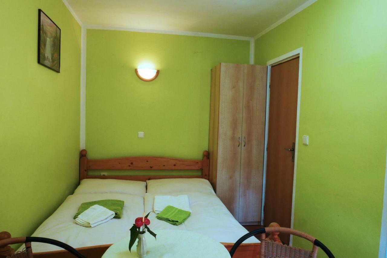 Apartman Pri Zamocku Bešeňová Buitenkant foto